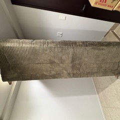 ACME Furniture LAKEWOOD SOFA カーキ 3人掛けの画像