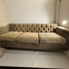 ACME Furniture LAKEWOOD SOFA カーキ 3人掛けの画像