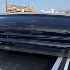 THULE ルーフボックス　大型　カニばさみ型で調整可能　大体のルーフバーに取り付け可能です。です。の画像