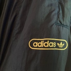 アディダス　ナイロンパンツ　Lサイズの画像