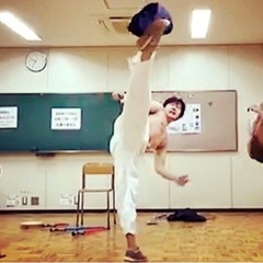 カポエイラ(ブラジルの武術)を一緒に練習しませんか？2015年から西東京・府中駅近くの公共施設で活動している社会人サークルです。未経験・初心者の方向けの気軽に参加出来るサークルです。 − 東京都