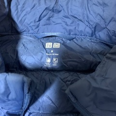 ユニクロ　ウルトラライトダウン　ブルーの画像
