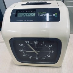 ブランド: アマノ アマノ 電子タイムレコーダーBX-6000WB  鍵付き  タイムカード入れ AMANO製品　12人用と48人用の2セットの画像