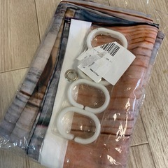 ❤️最終断捨離　早い者勝ち❤️ カッコいい柄　新品未使用　シャワーカーテン　目隠しカーテン撮影の為開封済み　現状引き取り限定の画像