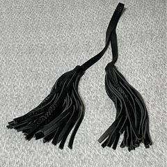 新品未使用 黒 アーバンリサーチ フリンジ チャーム 合皮の画像