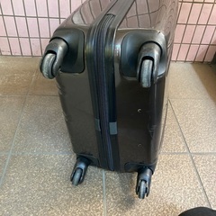 超軽量🔴ブランドスーツケース70.45.30センチの画像