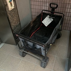 ブランド折り畳みワゴン🔴コンパクトになりますの画像