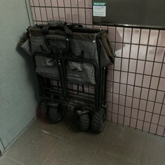 ブランド折り畳みワゴン🔴コンパクトになりますの画像