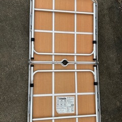 【受け渡し決まりました】折りたたみアルミテーブルの画像