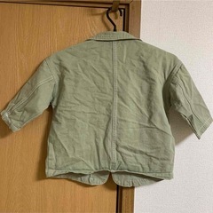 ジャケット　カーキ　キッズ　９０〜１００の画像