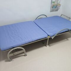 折りたたみベッド、、ブルーの画像