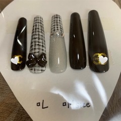 ネイルチップ　ツイード　黒シルバー　バレリーナ　ロング　マグネット　リボン　ロゴの画像