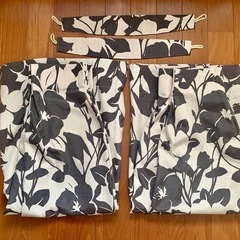 美品 遮光カーテン　2枚組　巾80cm×丈100cm  ⑧の画像