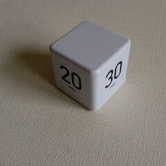 キューブ型のタイマーの画像