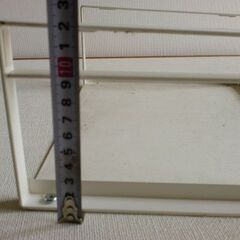 机の下に増設できる棚の画像