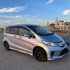 【車検たっぷり2027/6】ホンダ フリード 2012年式 不具合なし！すぐ乗れます／スタッドレスタイヤ付きの画像