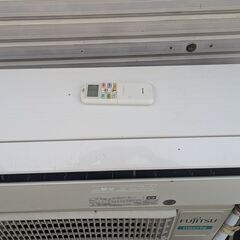 FUJITSU/富士通　ルームエアコン『AS-B28K-W/』nocria ホワイト 2020年製 リモコン 背板付き の画像