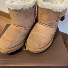 moz ブーツ　18cm
の画像