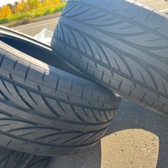 245 40 18 タイヤの画像