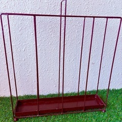 ✨【無料でお譲り】鉄製スリム傘立て☂️ブラウン塗装・玄関収納にピッタリ！おしゃれなスリムデザインで場所を取らない傘立てをお探しの方へ🌈✨の画像