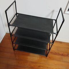 4段ラックの画像