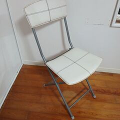 椅子、ホワイトの画像
