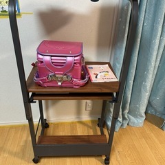 パソコンデスクの画像