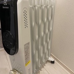 エレクトロラックス オイルヒーター EO12D101C0 2020年製の画像