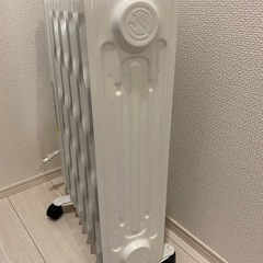 エレクトロラックス オイルヒーター EO12D101C0 2020年製の画像