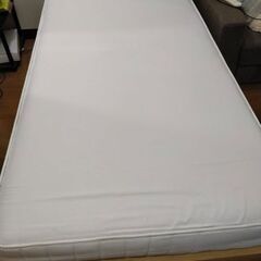 無印　シングルベッドとマットレスの画像