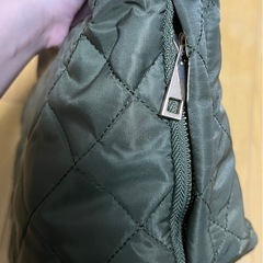ショルダーバッグ　カーキの画像