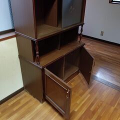 昔の食器棚？本棚？　古い家具の画像