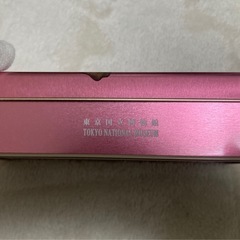 「東京国立博物館」「四季花鳥図巻　坂井抱一筆」ピンク空缶　神戸月堂　中身なし スチール缶　小物入れ　コレクションの画像