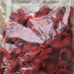 薔薇 バラ 花びら 造花の画像