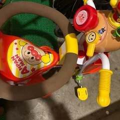 アンパンマン三輪車の画像