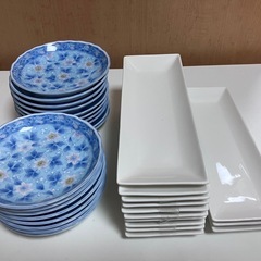 長方形と丸皿の画像