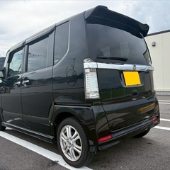 月々1.2万円〜分割払い可❗️ 車検2年付き！【名義変更代込み】大人気☆ホンダ N-BOXカスタム☆ステアリングスイッチ付き☆Bluetooth対応ナビ付き☆走行中DVD見れます☆ETC付き☆便利なバックカメラ付き☆スライドドア☆純正アルミ☆ドラレコ付き☆スマートキー☆フルオートエアコン☆事故歴修復歴なし☆そのまま乗って帰れます❗️の画像