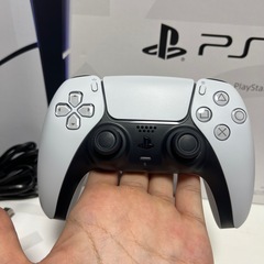 【美品】新型 PlayStation 5 slim CFI-2000A01本体の画像