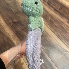 ユニバ　恐竜カチューシャの画像