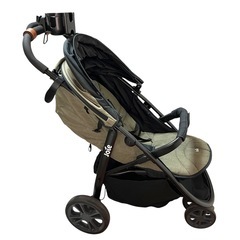 【ドリンクホルダー付き】joie ベビーカー ライトトラックス 3輪 ベビーカーの画像