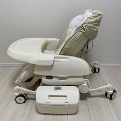 Combi CWL フェアレット AT ラグジュア 電動 スウィングチェアの画像