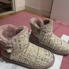 ピンクツイードムートンブーツの画像