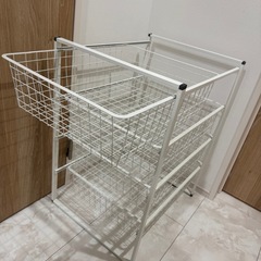 IKEA 3段ラックの画像