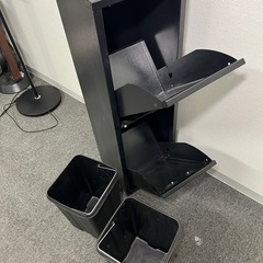 スリム分別ゴミ箱 ロッカー風メタル黒 キャスター付｜引取限定の画像