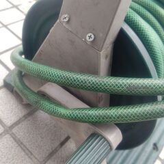 【無料】不要になった散水ホースリール差し上げます。の画像