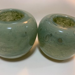 緑色 ガラス製 花瓶 2個セットの画像
