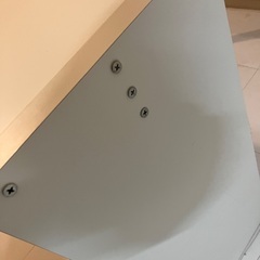 白テーブルの画像