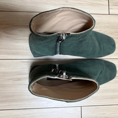 タイトル 深緑スエード レディースショートブーツ／サイドジップデザインの画像