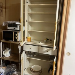 食器棚の画像