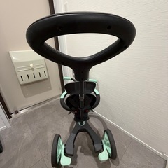 Globber（グロッバー）幼児用 三輪車＊押し棒・サンシェード・セーフティバー付き の画像